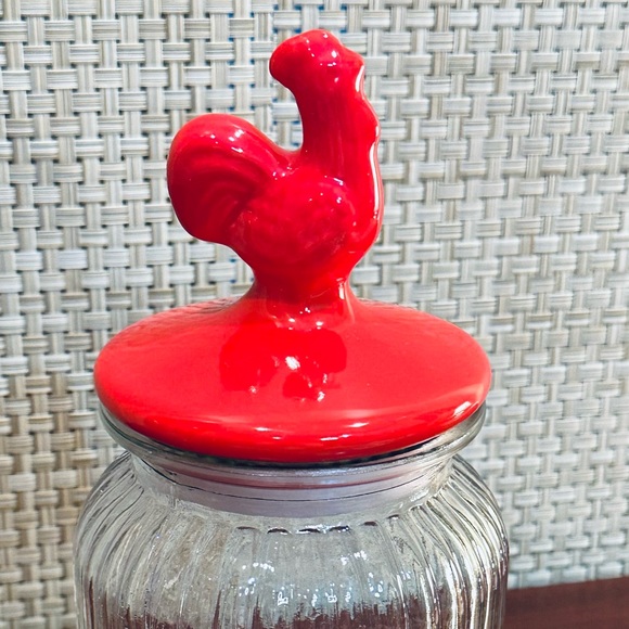 🌟HP🌟NWOT Red Rooster Ceramic & Clear Ribbed Glass Canister - Picture 2 of 6